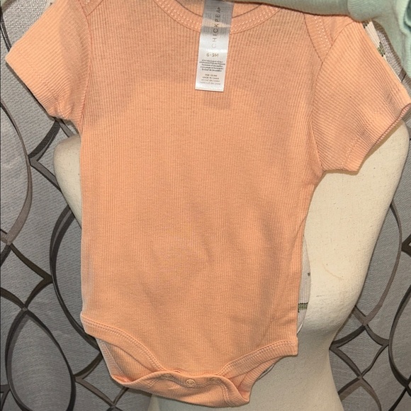 NEW 5 piece short sleeve infant bodysuits onesies- Infant onesies 6-9 months - Picture 5 of 7